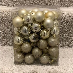 Vickerman 100 Champagne Gold Christmas Ornaments